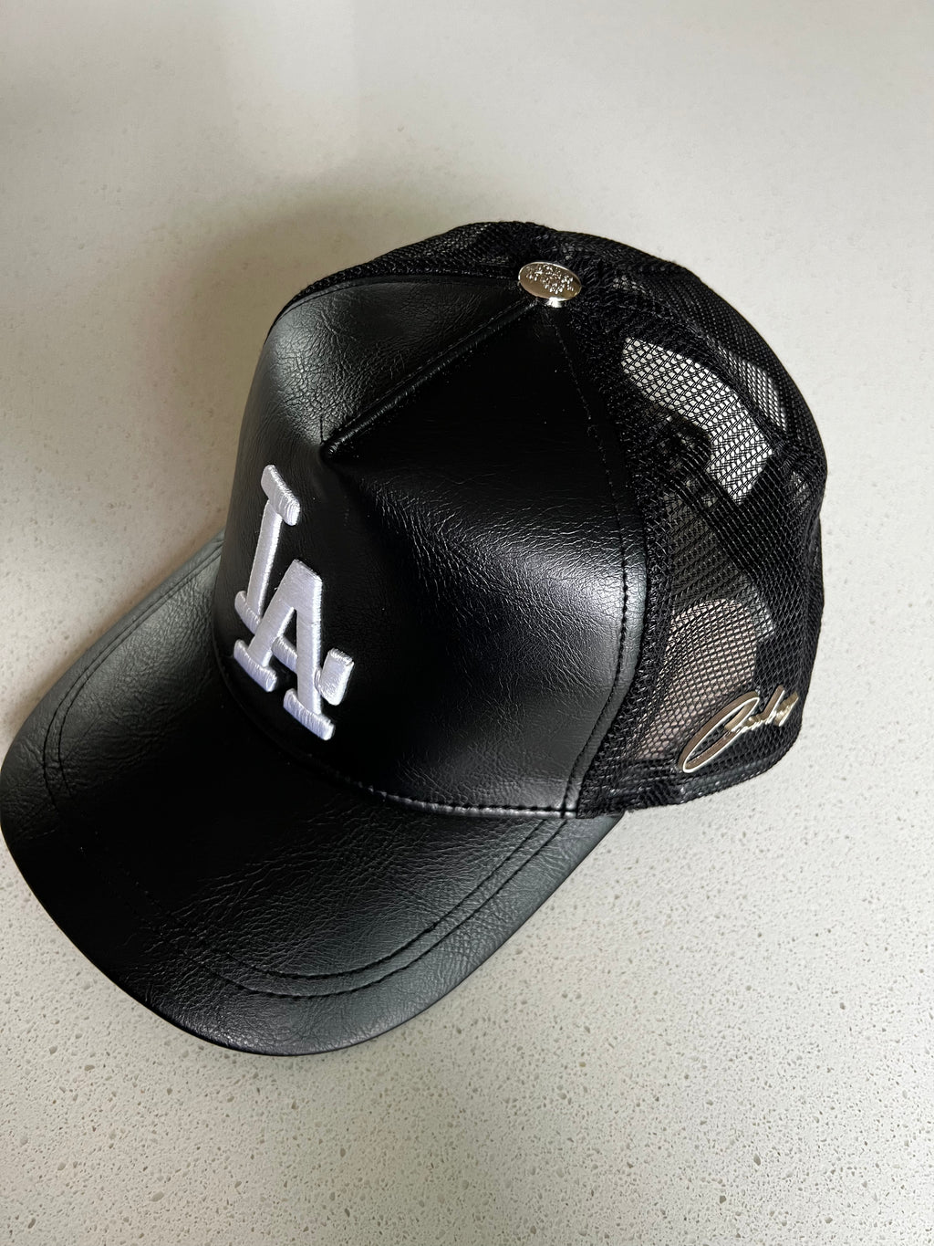 ONYX LA ITALIAN LEATHER TRUCKER