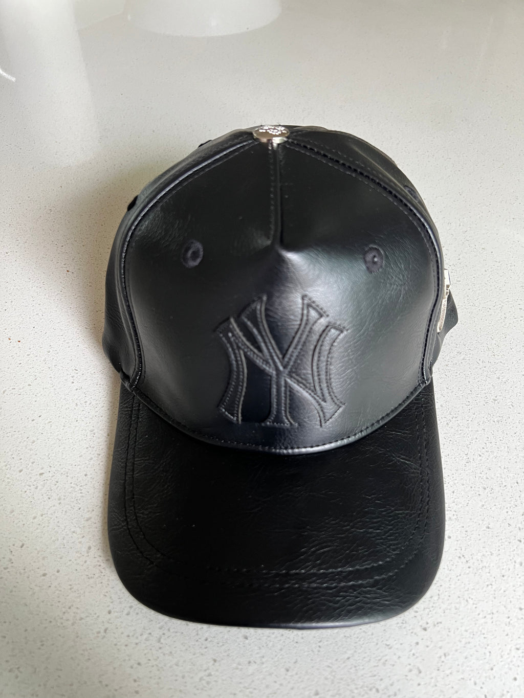 TRIPLE ONYX NY ITALIAN FULL LEATHER CAP