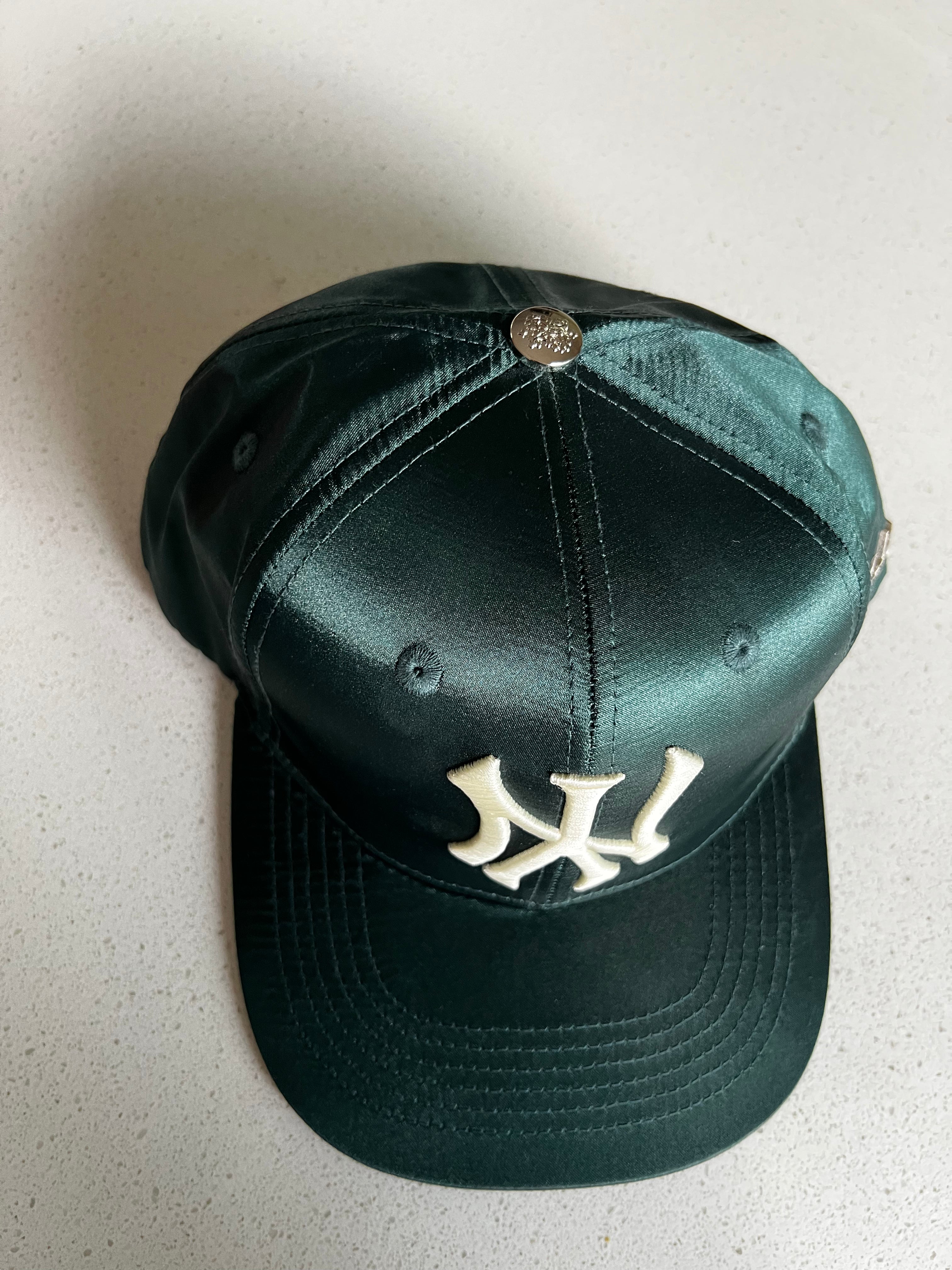 EMERALD NY SATIN BASEBALL CAP