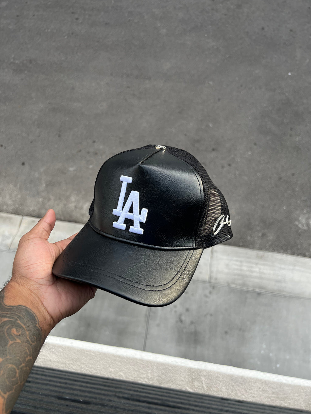 ONYX LA ITALIAN LEATHER TRUCKER